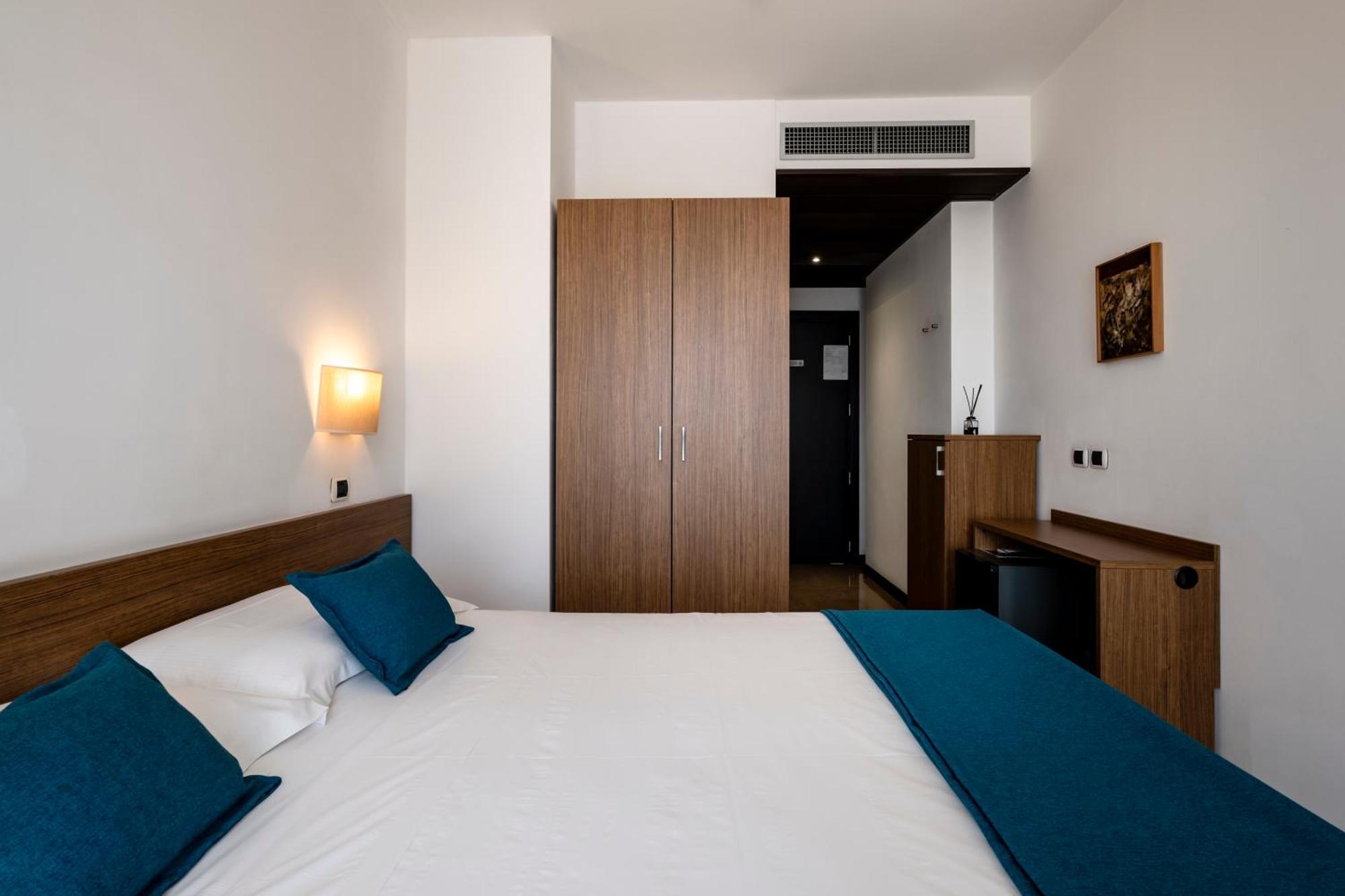 Hotel Cristallo Rimini Esterno foto