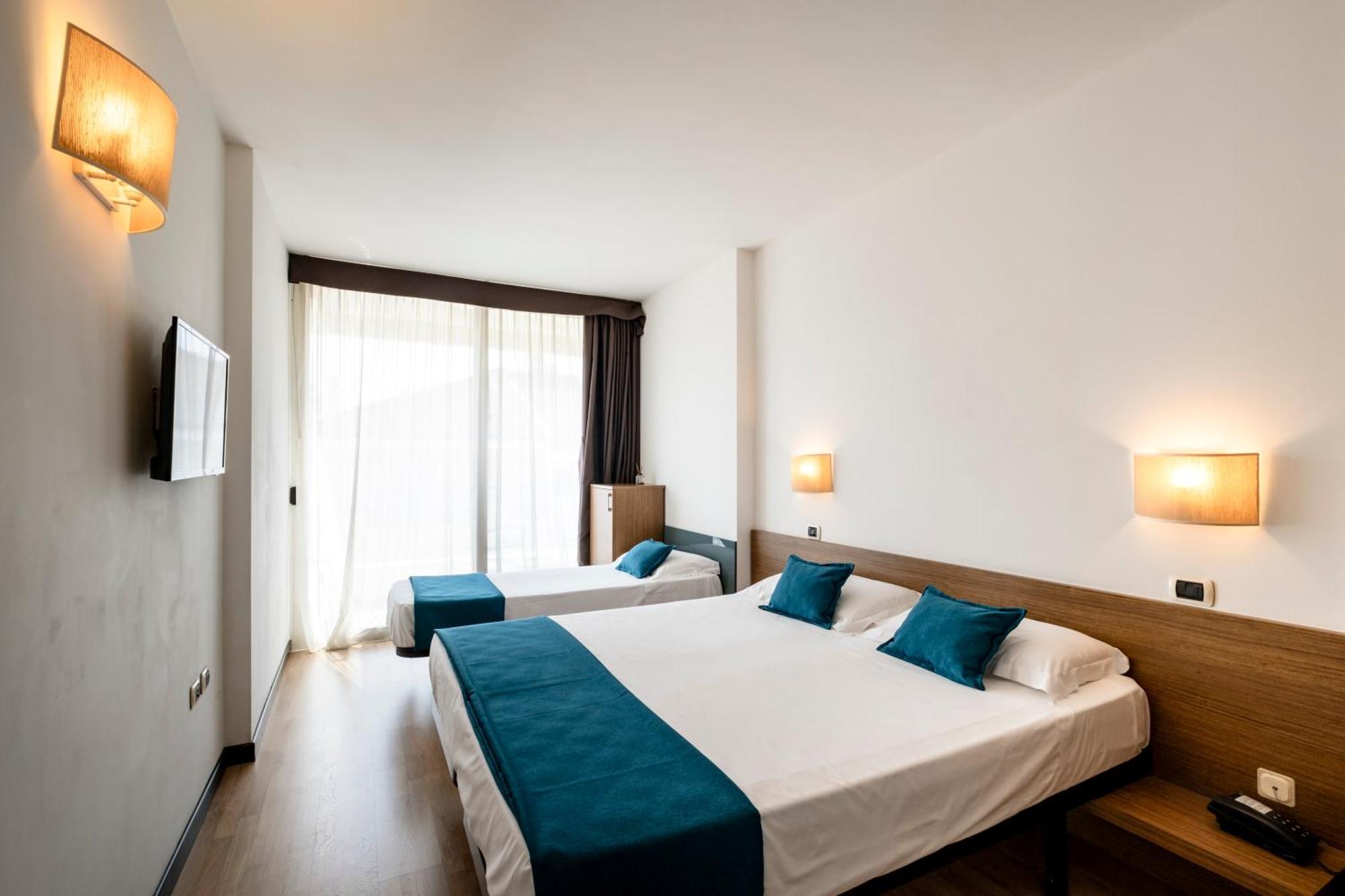 Hotel Cristallo Rimini Esterno foto