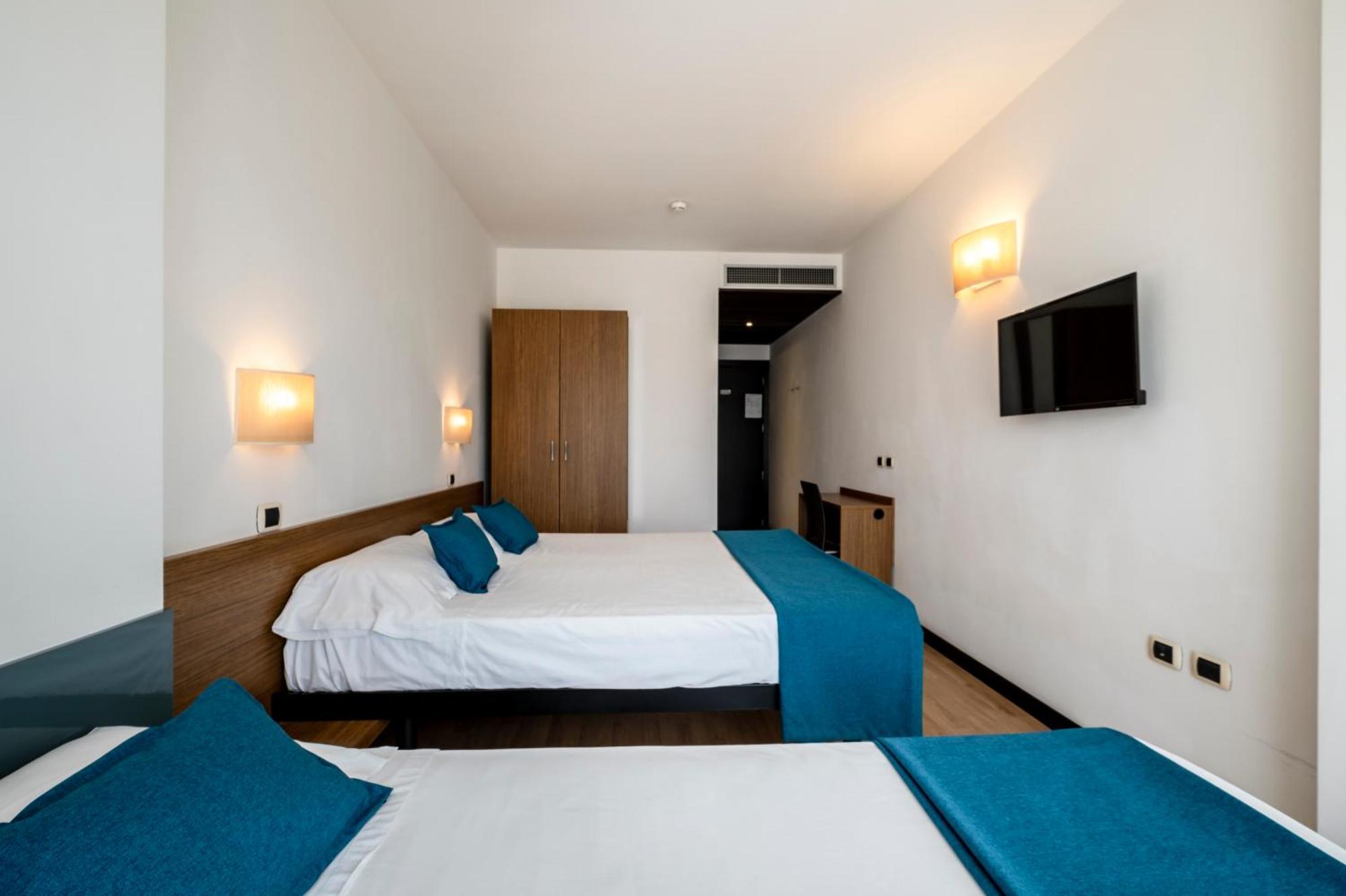 Hotel Cristallo Rimini Esterno foto
