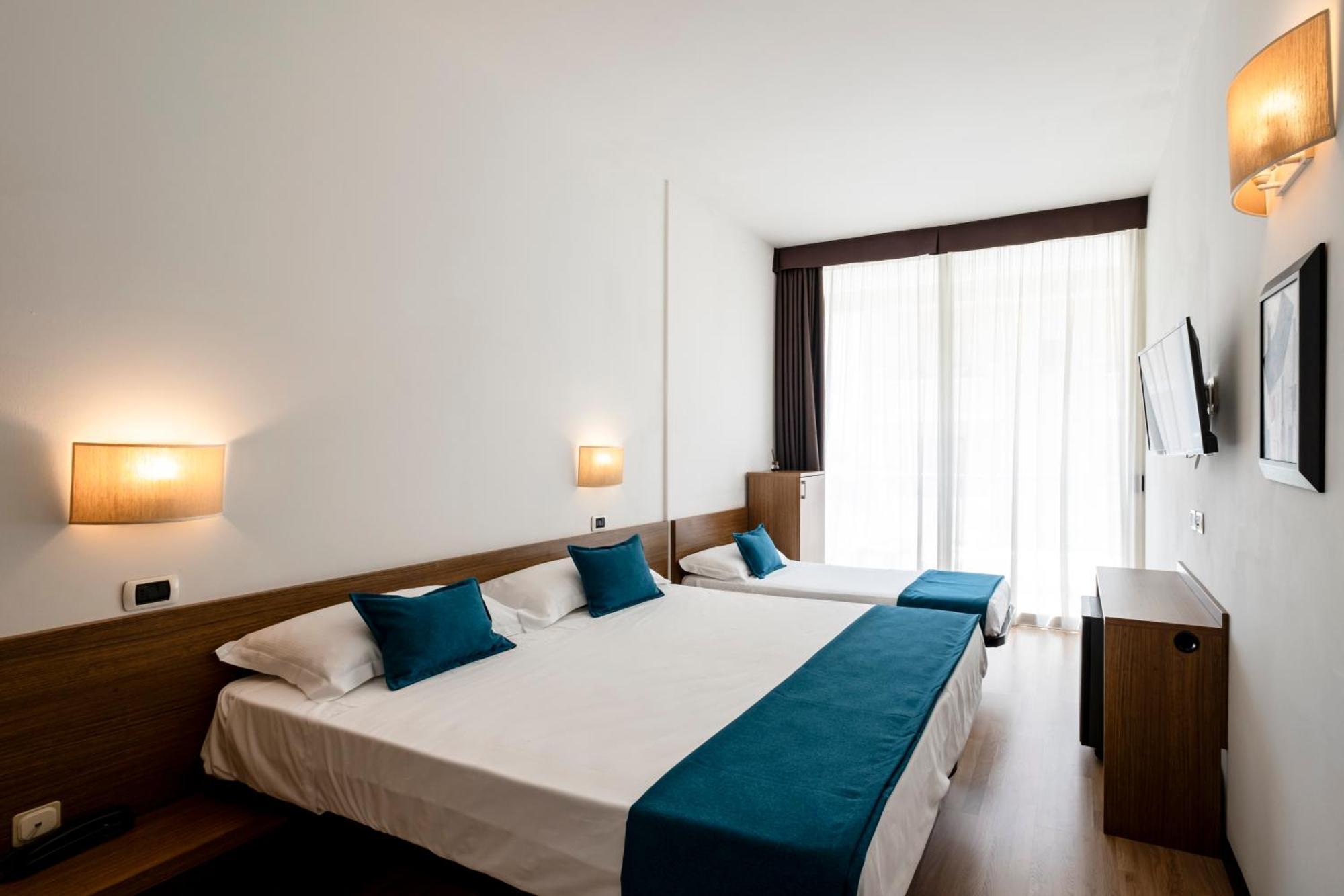 Hotel Cristallo Rimini Esterno foto